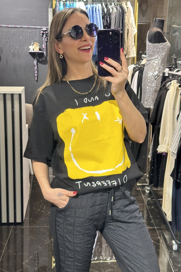 Siyah Smile Emoji Baskılı T-shirt 